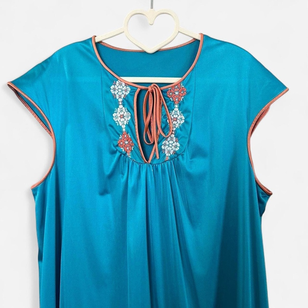 Vintage aqua full slip, peach and white details